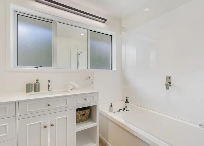 & Escape | Sleeps 11 | 2 Living Vakantiehuis Wanaka