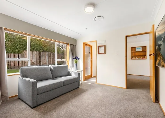 & Escape | Sleeps 11 | 2 Living * Wanaka