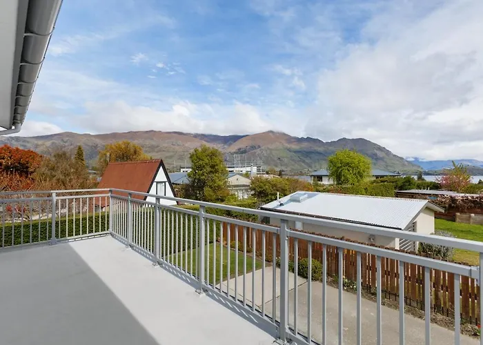Vakantiehuis & Escape | Sleeps 11 | 2 Living