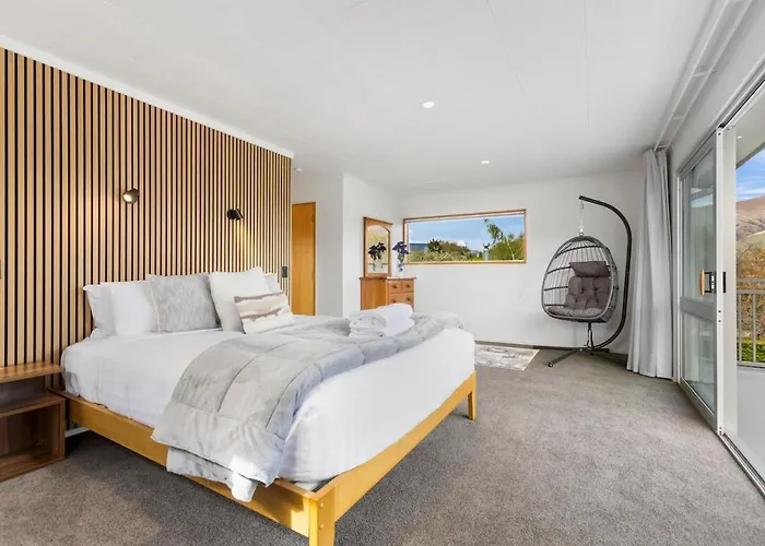 & Escape | Sleeps 11 | 2 Living Vakantiehuis