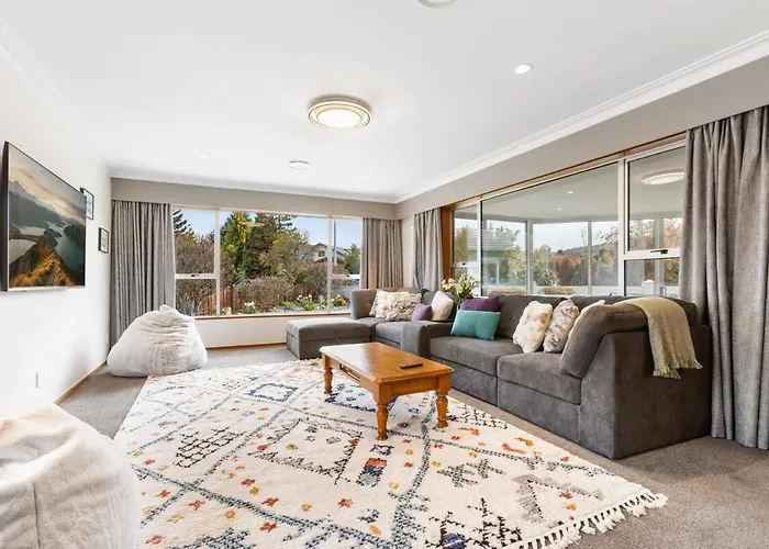 & Escape | Sleeps 11 | 2 Living * Wanaka