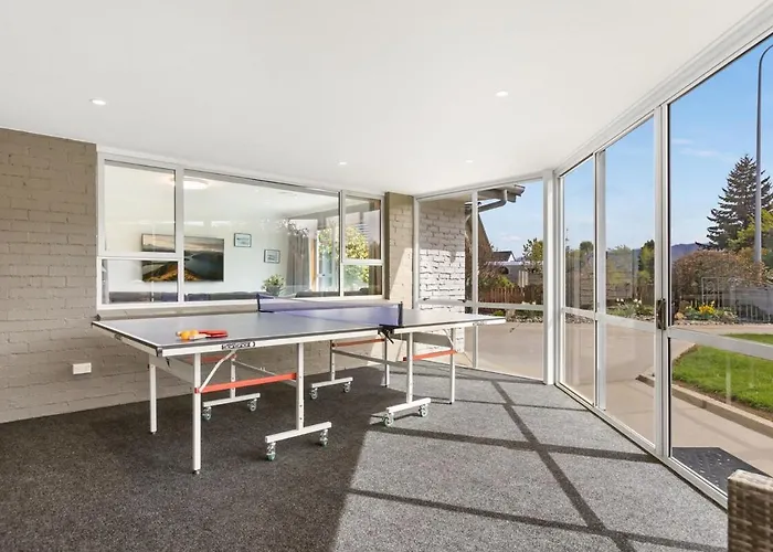 & Escape | Sleeps 11 | 2 Living Vakantiehuis Wanaka