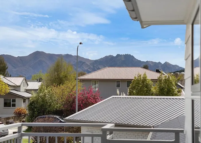 Vakantiehuis & Escape | Sleeps 11 | 2 Living