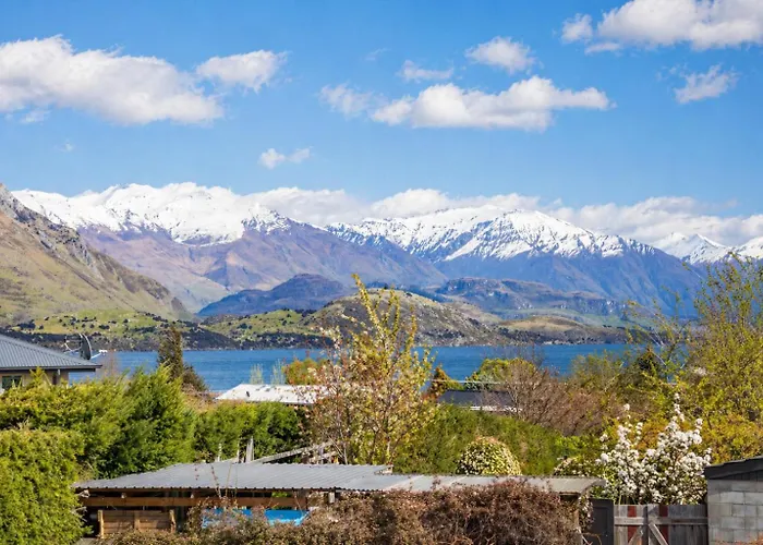 & Escape | Sleeps 11 | 2 Living Vakantiehuis