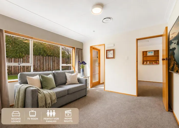 & Escape | Sleeps 11 | 2 Living Vakantiehuis Wanaka